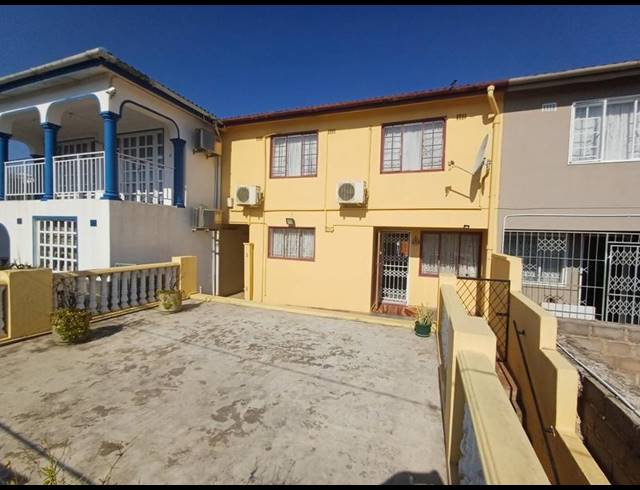 3 BEDROOM HOUSE FOR SALE IN CLAYFIELD